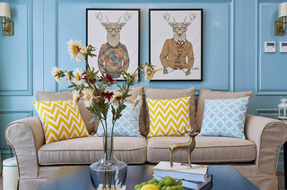 清新美式客厅沙发 艺术照片墙设计