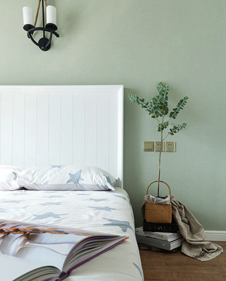美式次卧室淡绿色背景墙设计