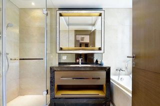 130平美式风格装修浴室效果图设计