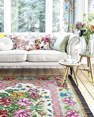 客厅多彩地毯装饰图片2016