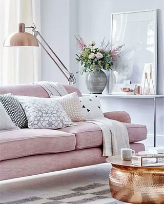 客厅休闲粉色沙发装饰图