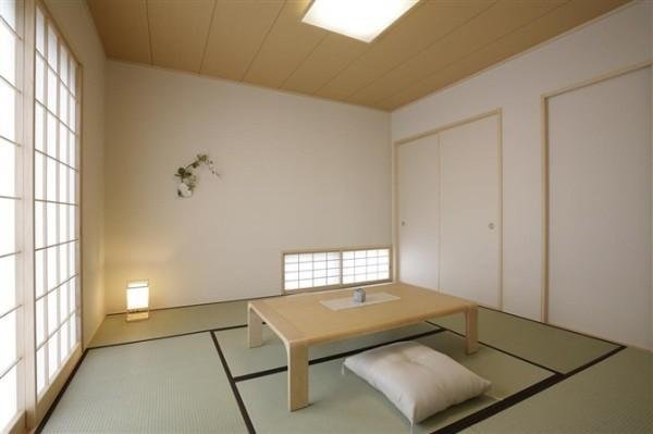 日本人有床也不睡 爱睡榻榻米