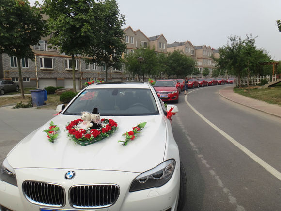 現在婚慶都用什麼車婚車一般用幾輛合適