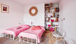 粉色系卧室床参考图