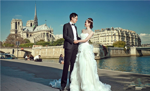 法国婚纱摄影_法国人身摄影艺术专辑