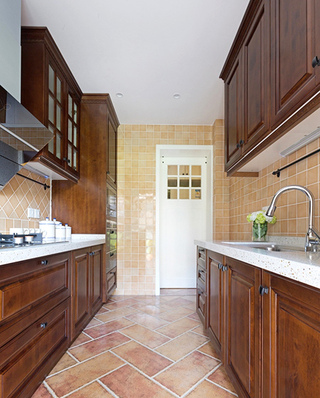 100平美式三居室厨房装修实景图