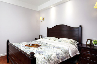 140平美式风格四居卧室床品图片