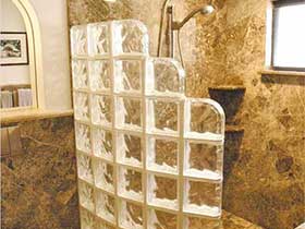 通透沐浴  10个卫生间玻璃墙装饰图