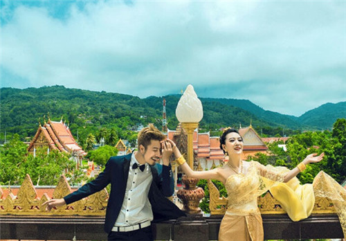 到泰国拍婚纱_泰国传统婚纱服饰图片(2)