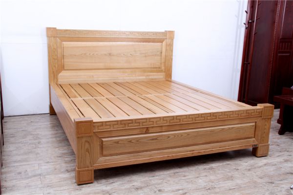 实木双人床什么材质好 实木双人床的价格是多少
