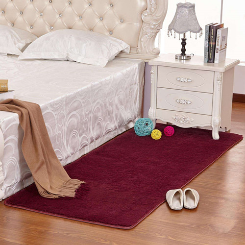 卧室床边地毯尺寸多大合适 为什么要在床边铺地毯