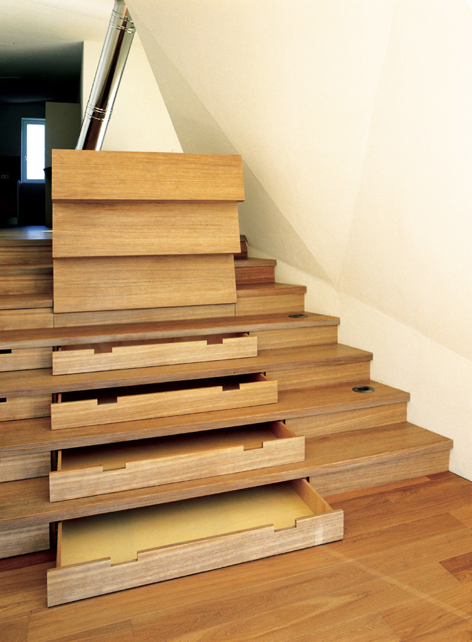 designrulz-stairs-storage-7