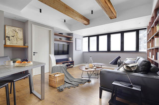 125平北欧风格公寓客厅木地板装修
