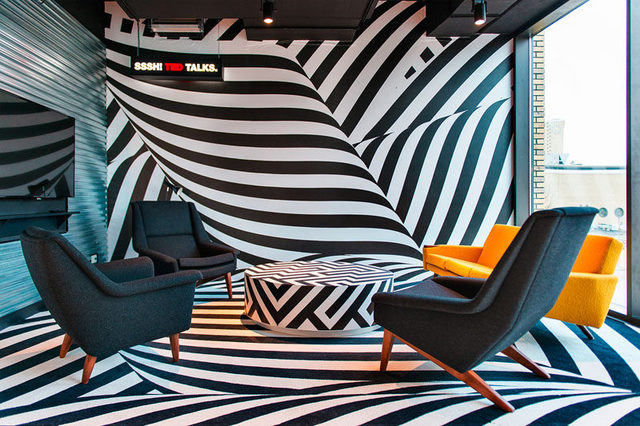 modern-hotel-interior-design-black-and-white-060317-1111-11-800x533