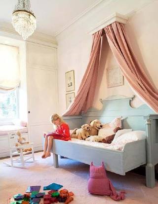 色彩儿童房床平面图