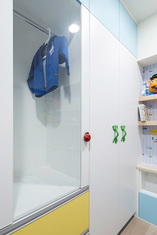70平两居室北欧风格装修效果图儿童房衣柜效果图