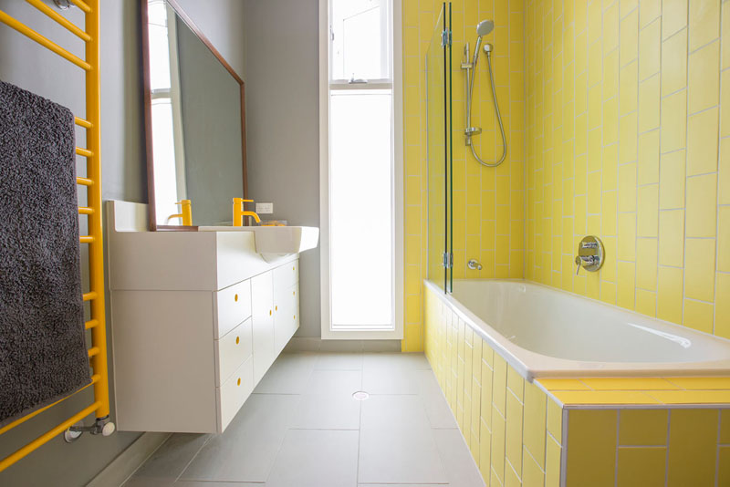 yellow-bathrooms_190316_08