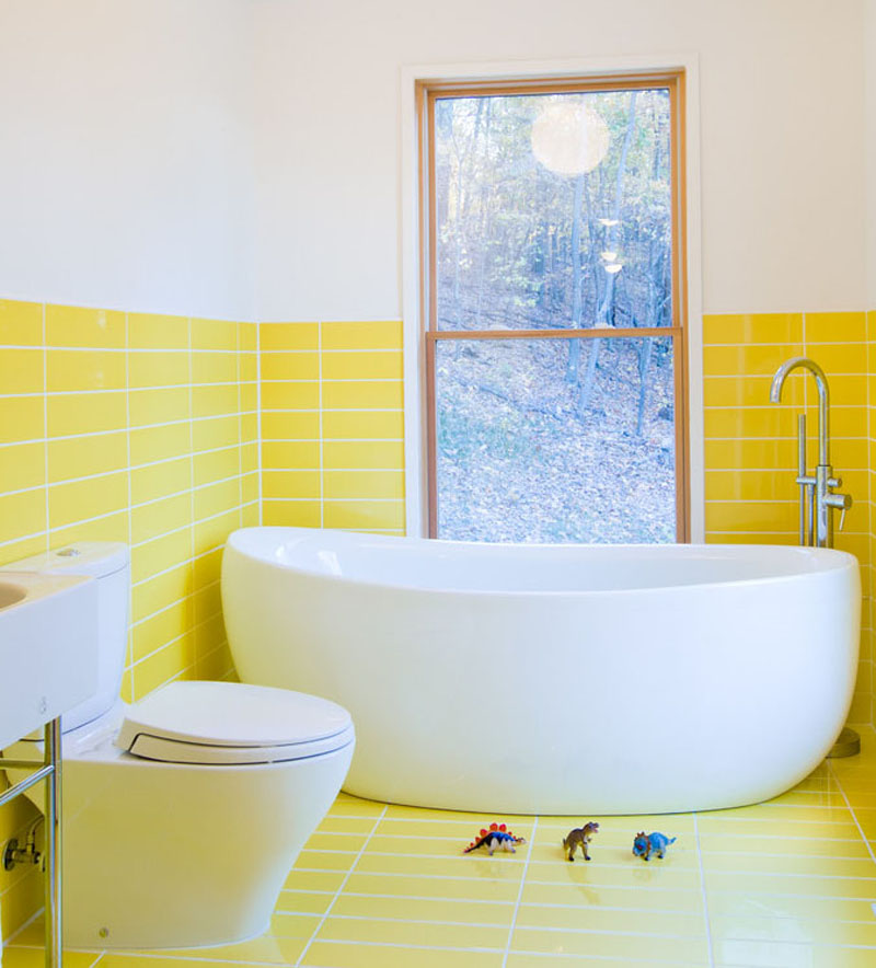 yellow-bathrooms_190316_02