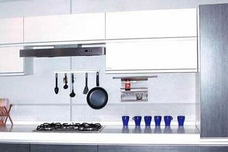 厨房的橱柜一般多宽？厨房的橱柜哪一种材质比较好？