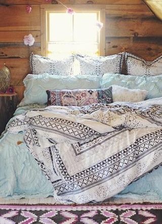 卧室布艺床装修装饰效果图