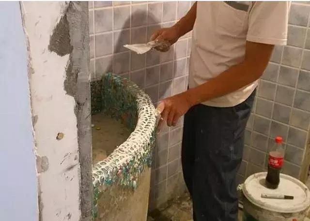 老公不顾反对在卫生间砌洗手盆，装完一看比大牌定制还棒！