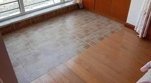 铺瓷砖好还是木地板好？