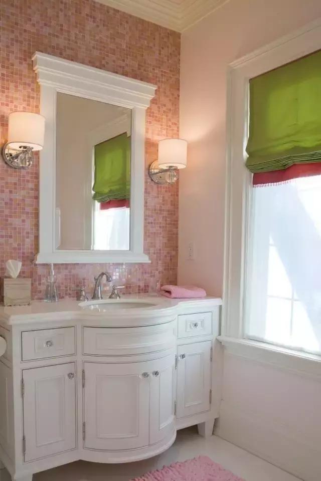 卫生间瓷砖颜色可不是乱用的，看完你就知道了！