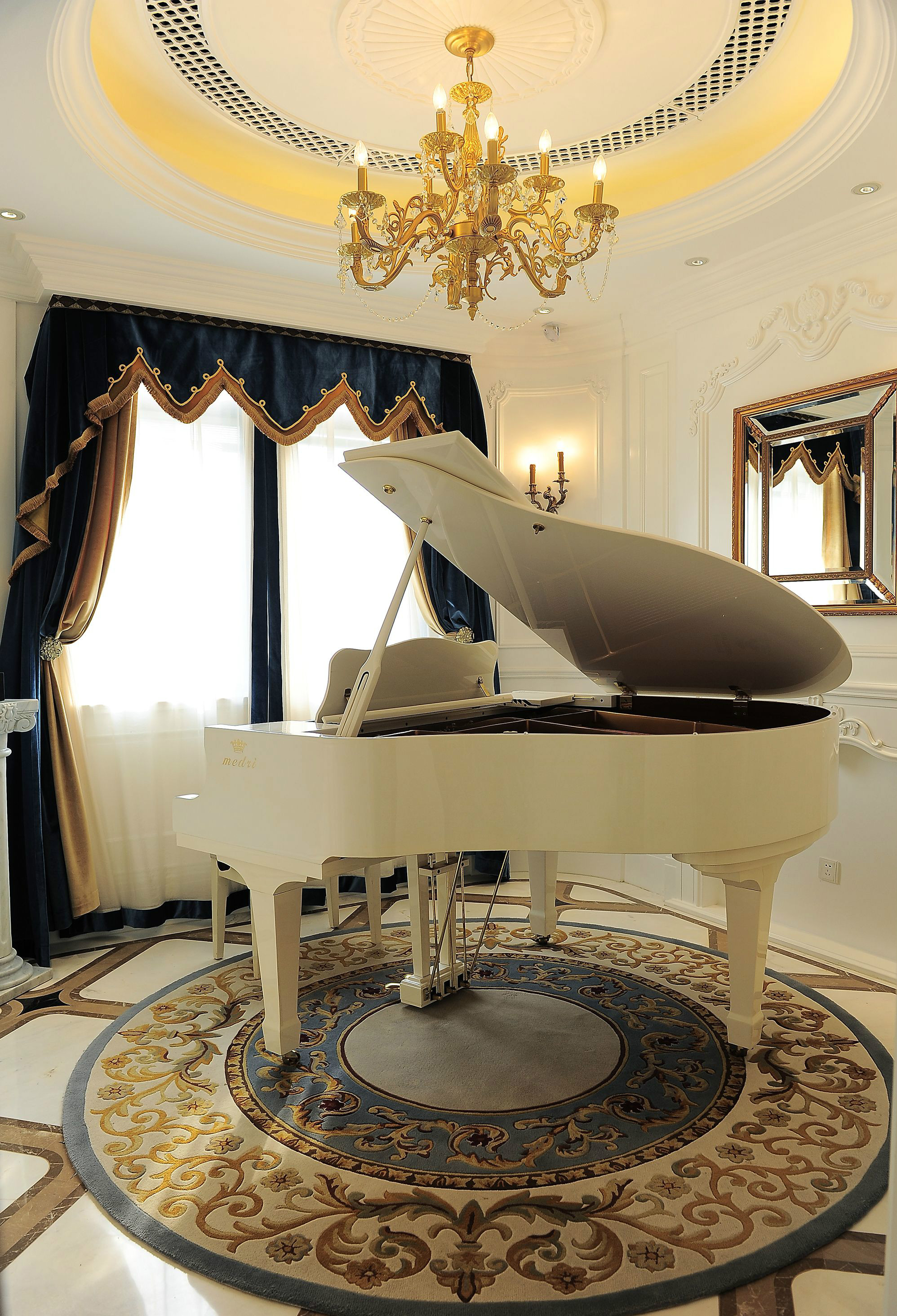 奢华法式风格别墅钢琴室装修效果图