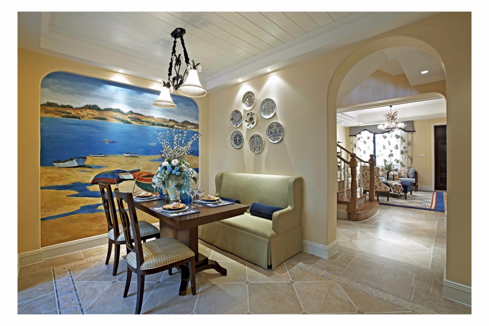 复式装修,140平米以上装修,20万以上装修,客厅,地中海风格,餐厅背景墙,暖色调