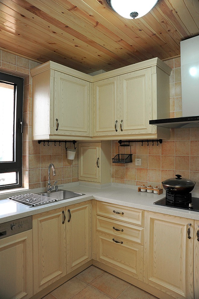三居室地中海风格厨房装修设计图
