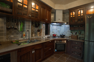 复古美式风格别墅厨房装修效果图