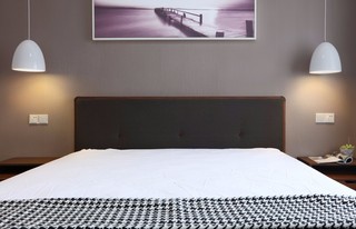 120平三居室北欧风床头背景墙装修效果图