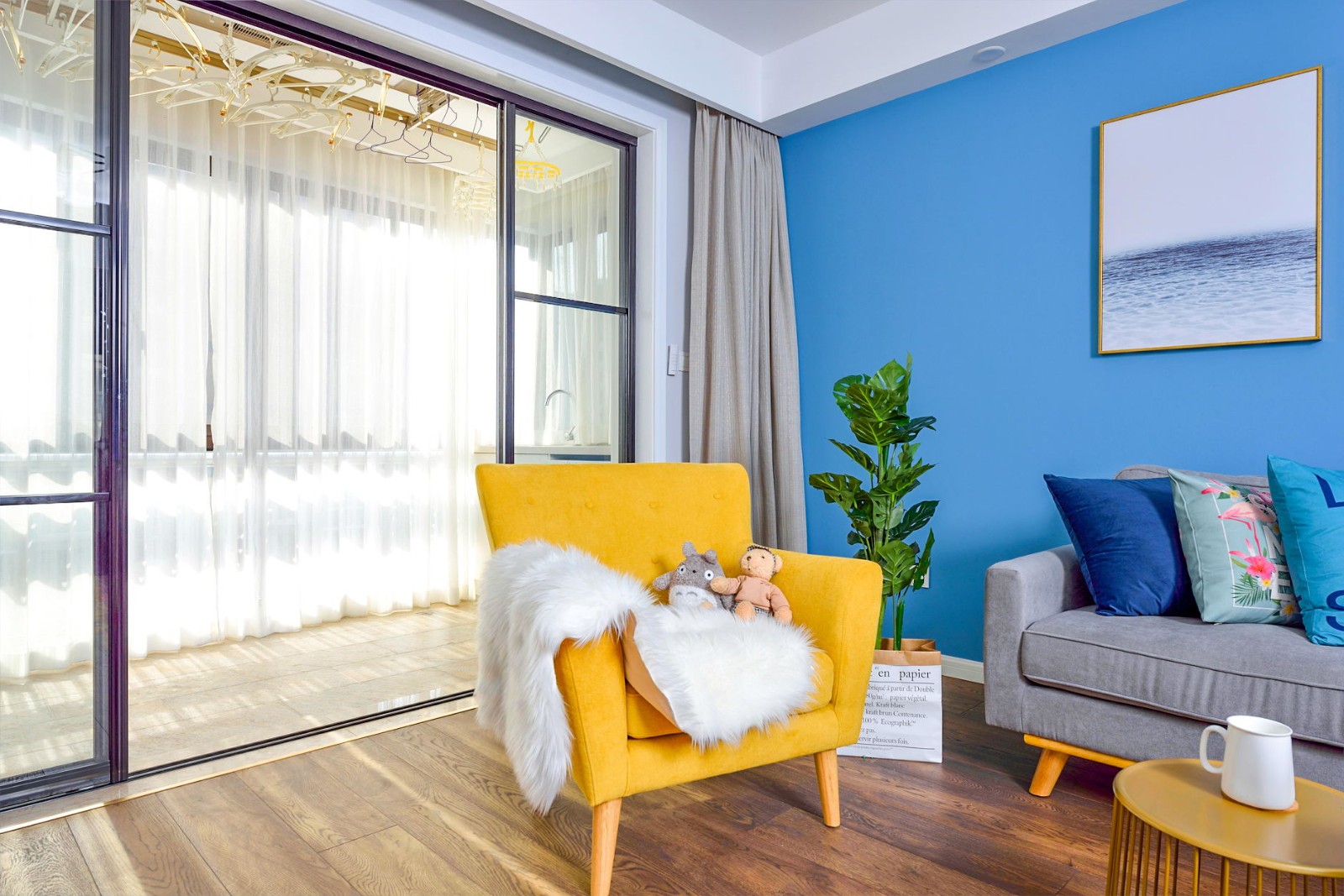 蓝调北欧风二居装修黄色沙发椅设计图