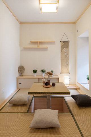 日式风格两居室装修榻榻米休闲室效果图