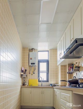 145平欧式风格四居装修厨房吊顶设计图