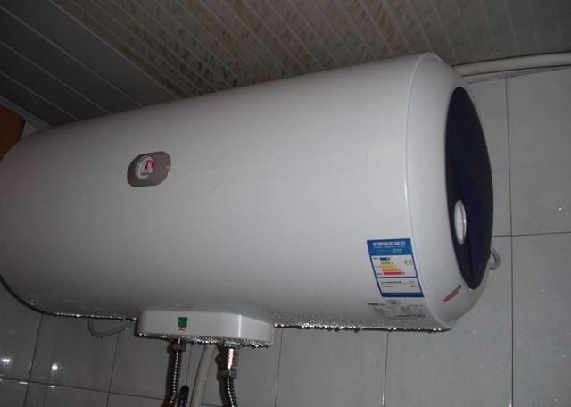 当下非常热门的一个话题，你家卫生间热水器不用的时候拔插头吗？
