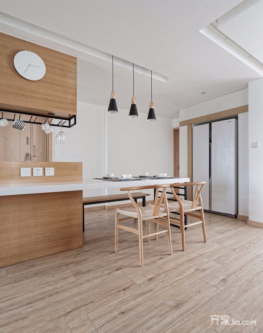 110平日式风格二居装修餐桌椅设计图