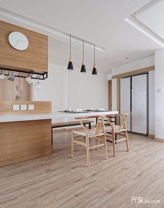 110平日式风格二居装修餐桌椅设计图