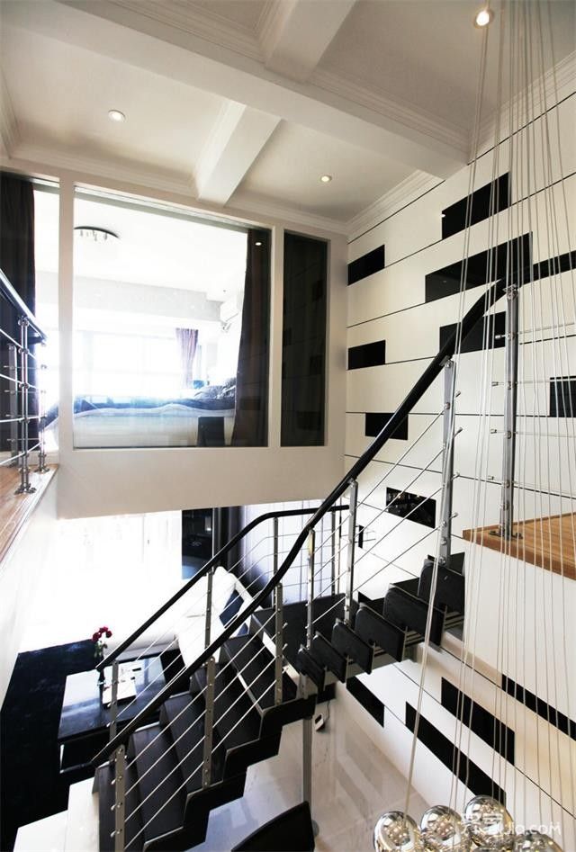 LOFT黑白调公寓楼梯间装修设计效果图