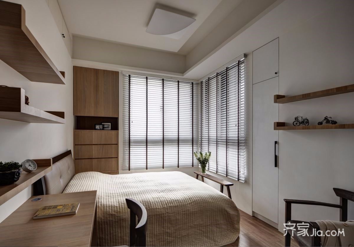 150平现代简约三居卧室装修效果图