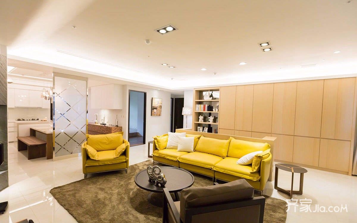 5-10万装修,三居室装修,130平米装修,简约风格,客厅,吊顶,沙发,黄色