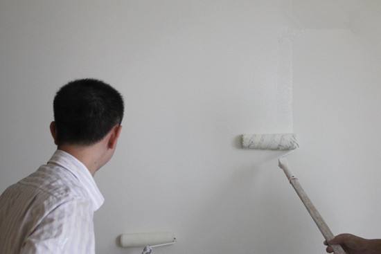  墙面刷漆步骤怎么走 墙面刷漆有什么技巧深圳宝安西乡固戍小产权房
