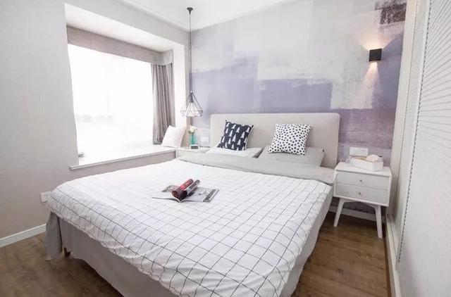 73平北欧风小户型二居室，用创意壁纸打造沙发背景墙