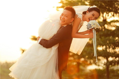深圳施华洛婚纱摄影怎么样 流行的三种主题婚纱照