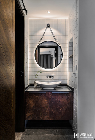 现代工业风三居之家浴室柜设计