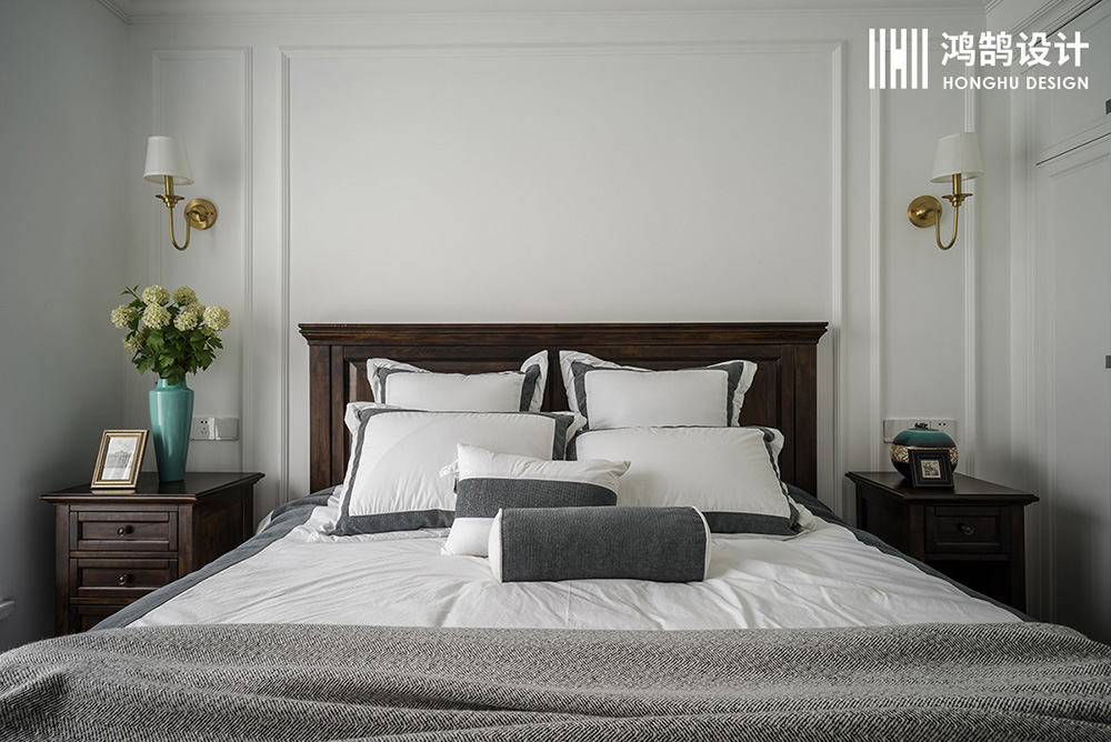 110平美式风格三居室装修床头背景墙图片
