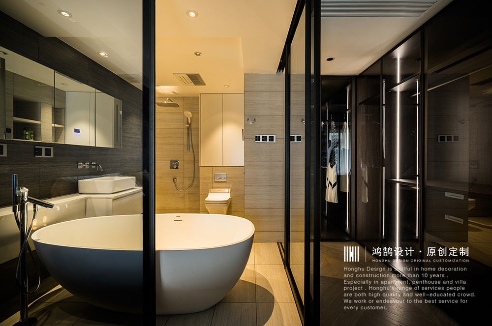 三居室现代风格家卫生间设计图