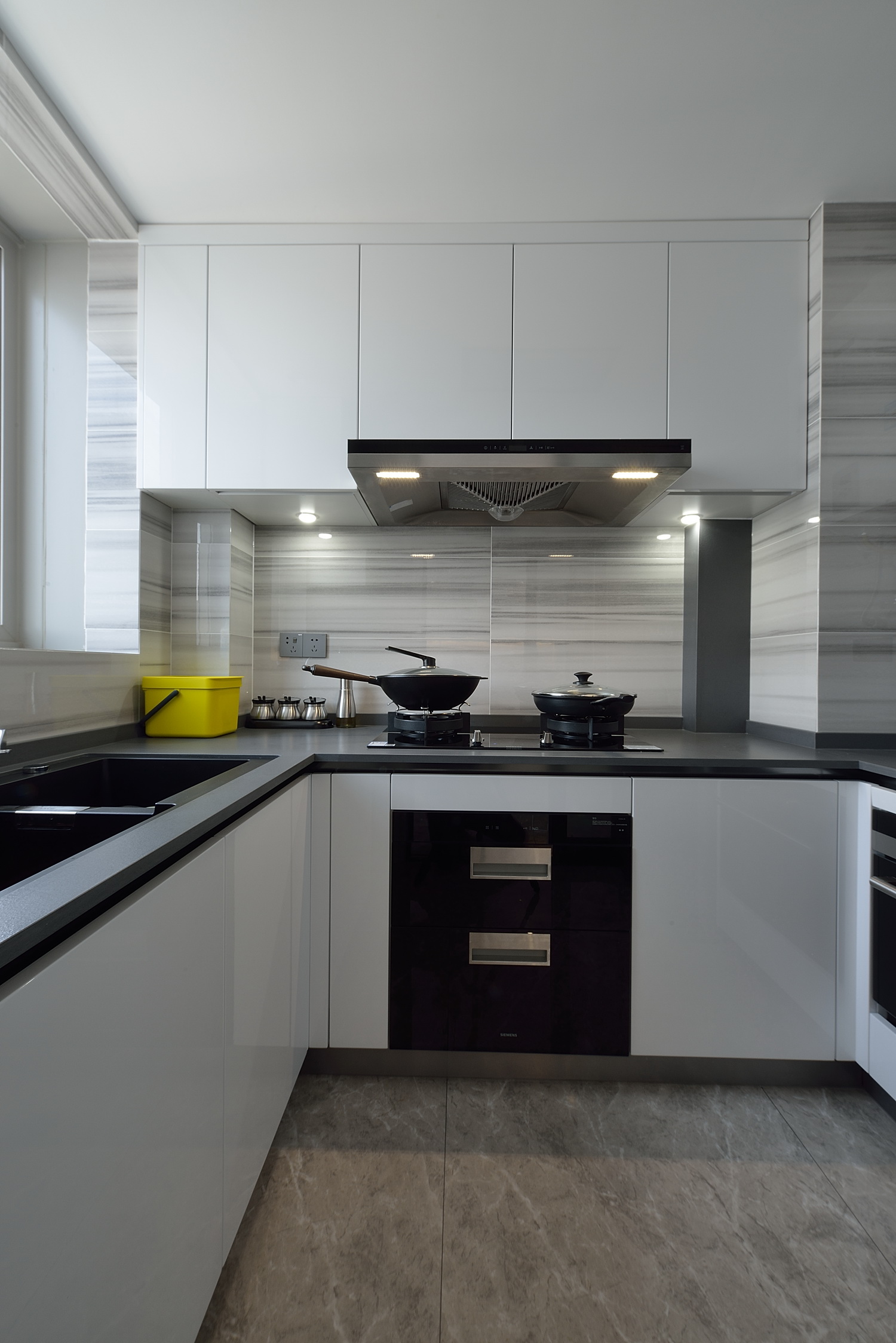 黑白灰公寓装修橱柜设计图时尚简约设计厨房不锈钢橱柜设计图北欧风格