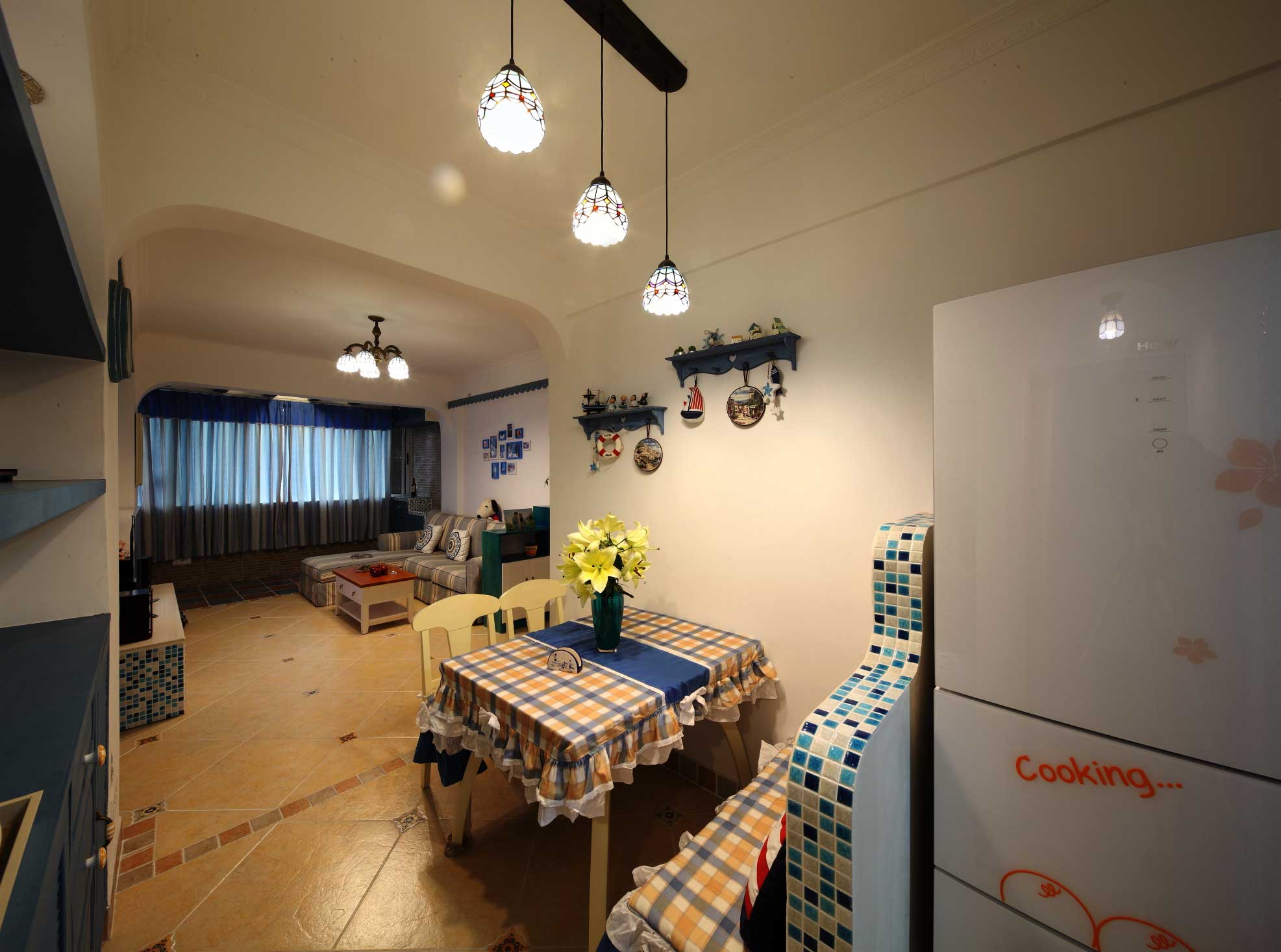 地中海风格二居室装修餐厅吊灯设计图