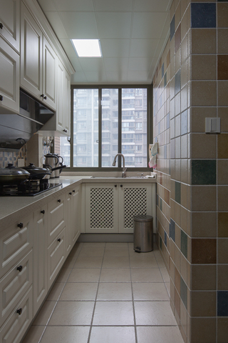145平现代风格三居厨房装修效果图